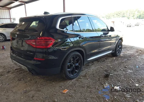 2021 BMW X3 xDrive30I z USA, uszkodzony, nr VIN 5UXTY5C04M9H69733